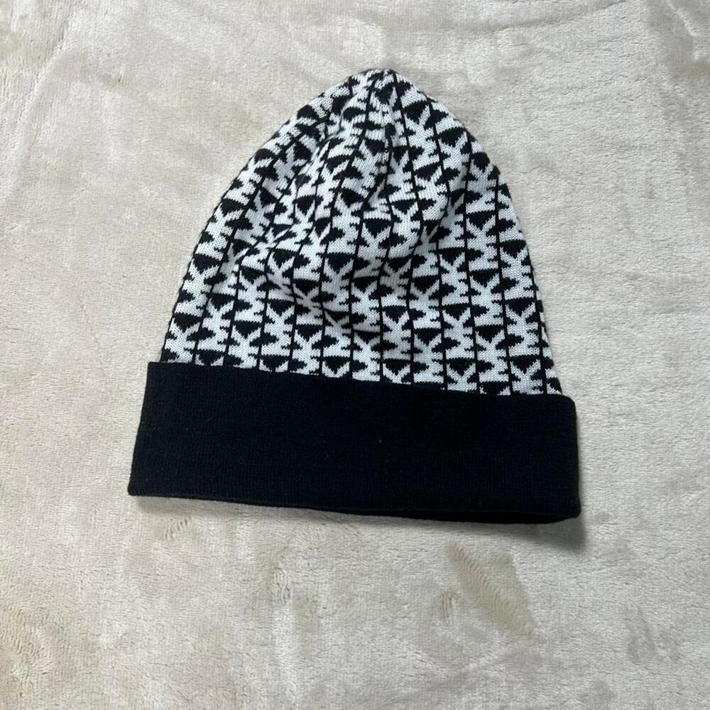 Michael Kors Signature Logo Knit Beanie Black White One Size